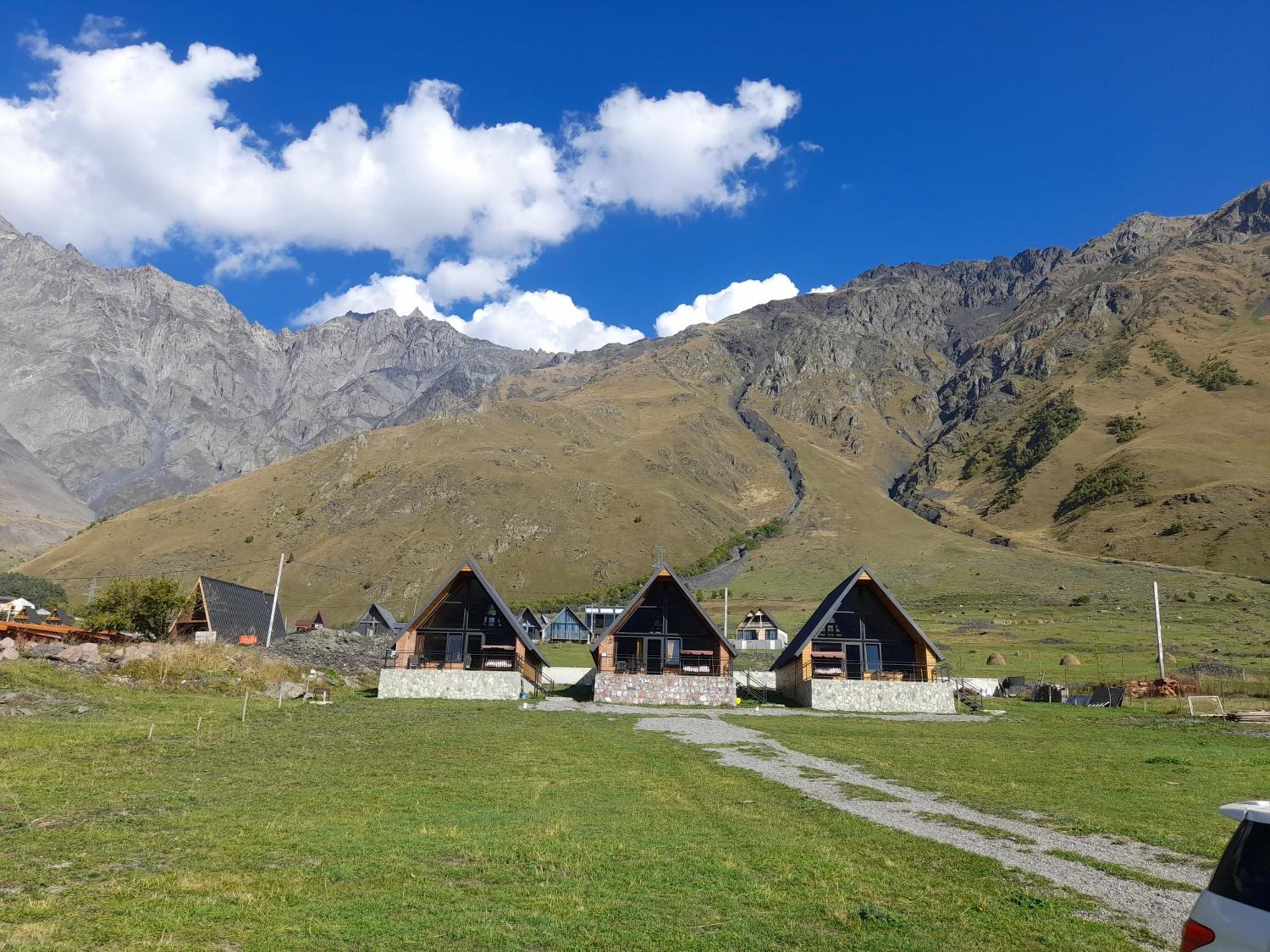Kera Cottages Kazbegi エクステリア 写真