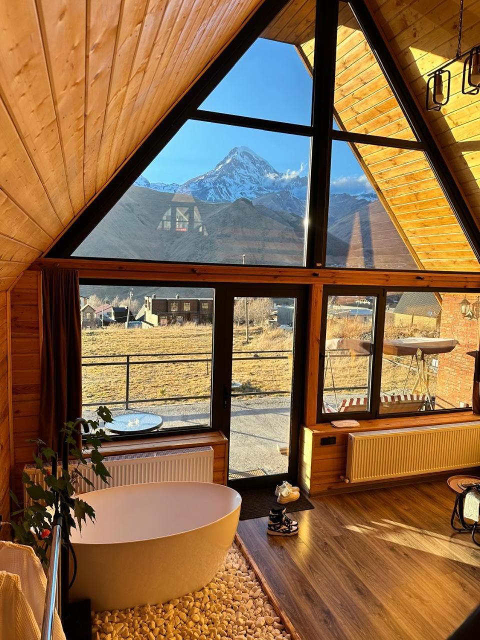 Kera Cottages Kazbegi エクステリア 写真